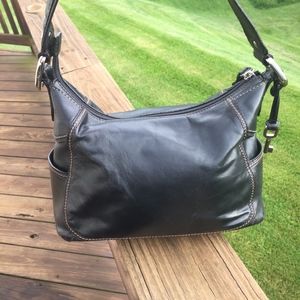 Black Leather Fossil Shoulder Bag! Great condition